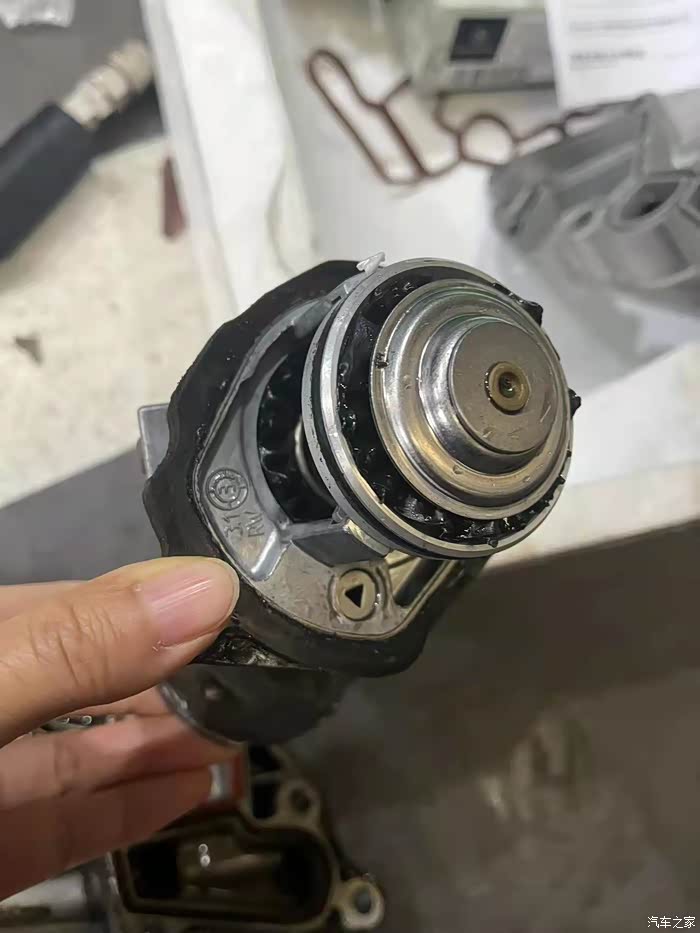 【图】glk260274发动机油气分离器_奔驰glk级论坛_汽车之家论坛
