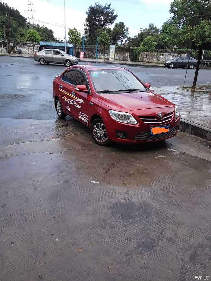 洋丽红!现已行驶了8.8万公里!没有出过问题!现在想出!能出多少钱呀!