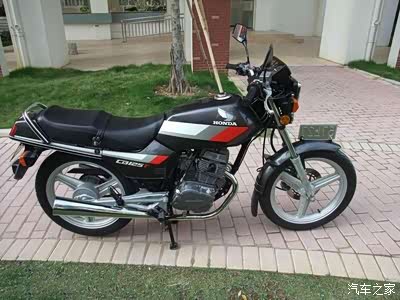 副领队骑行车辆本田cb125f(本田王)