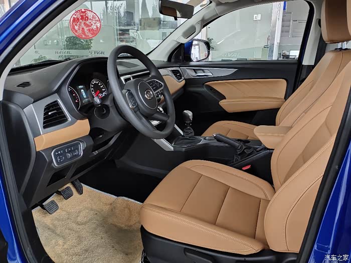 风格多样的内饰选择,或许长城炮让皮卡也迎来了"春天"