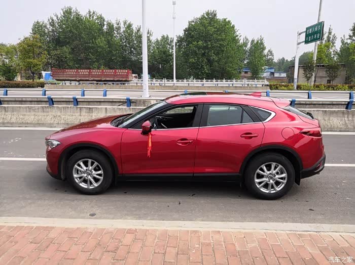 魅力红色马马自达我的最爱cx4