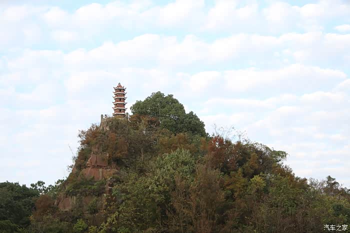 南矶山之巅的平安塔,始建于南宋,明军将士出征前均会在此烧香祈福