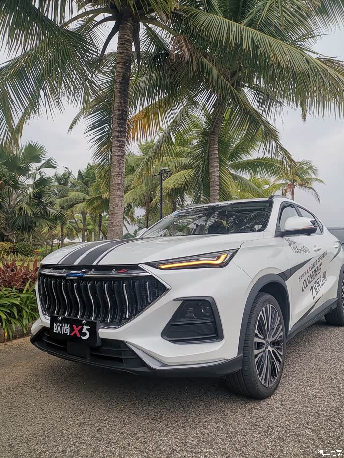 长安欧尚x5 年轻就是一股劲