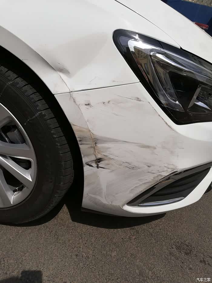 撞车了大神看下外面修要多少钱