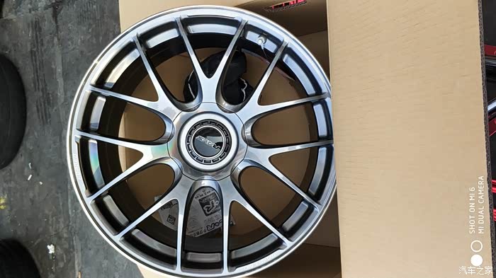 37开了三年终于攒够钱换套g27幻彩轮毂