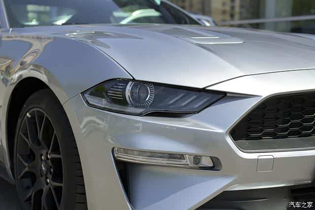 鲨鱼嘴匹配圆眼led大灯,显得攻击性十足_mustang论坛_汽车之家论坛