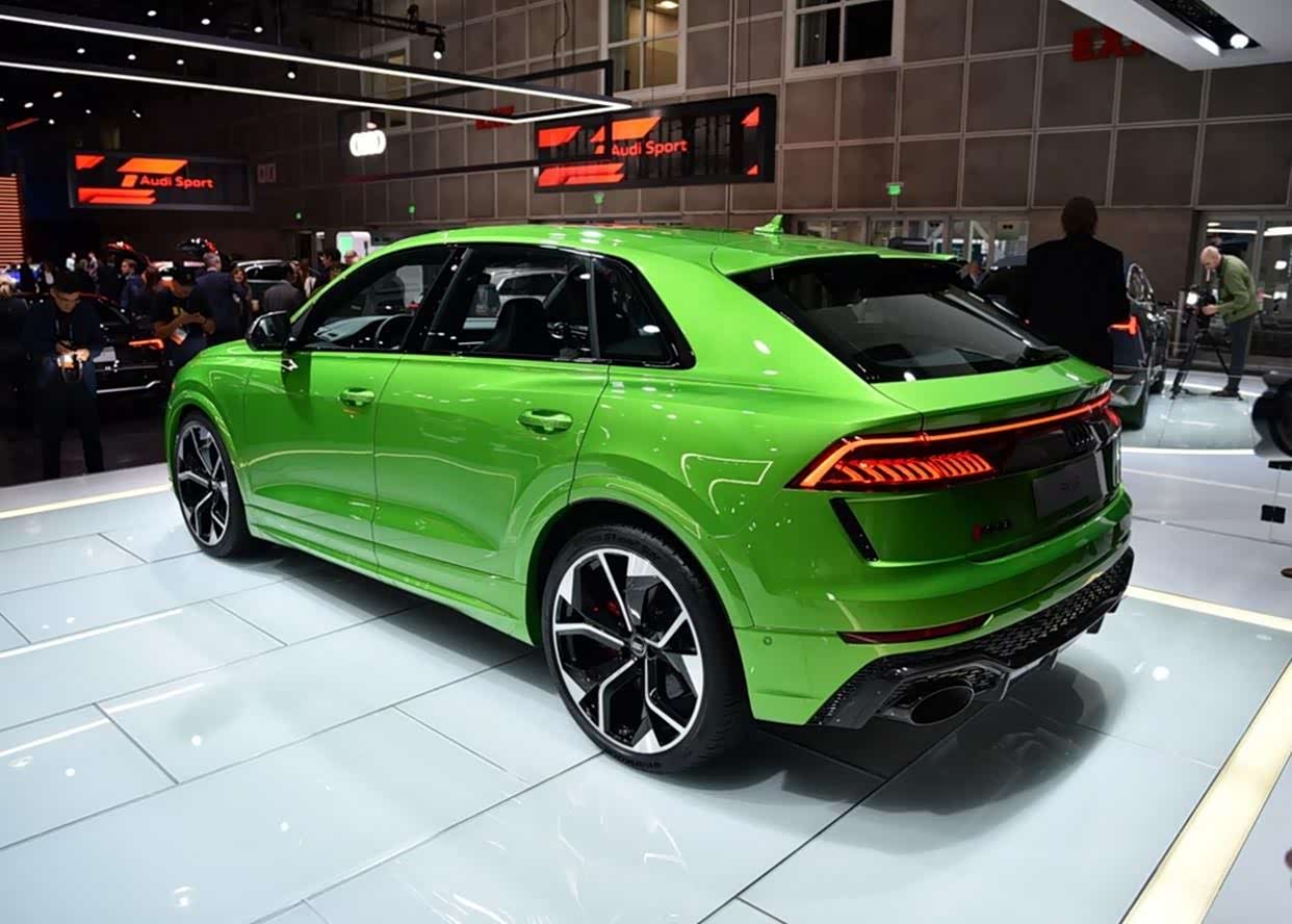 不那么倾向理性的奥迪rs q8,一身绿,非常耀眼