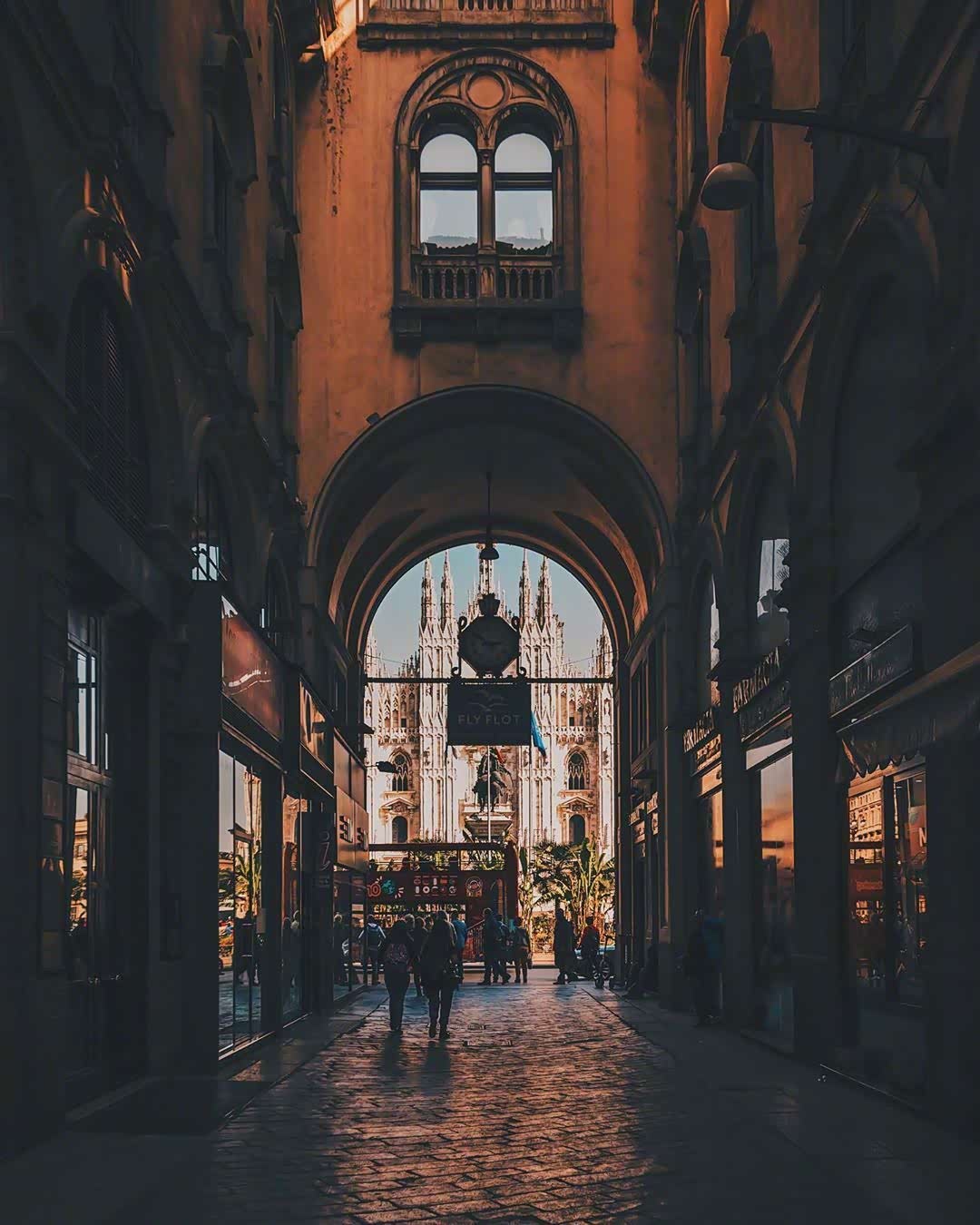 漫步在意大利的街头,复古范儿,文艺范儿,如此惬意.