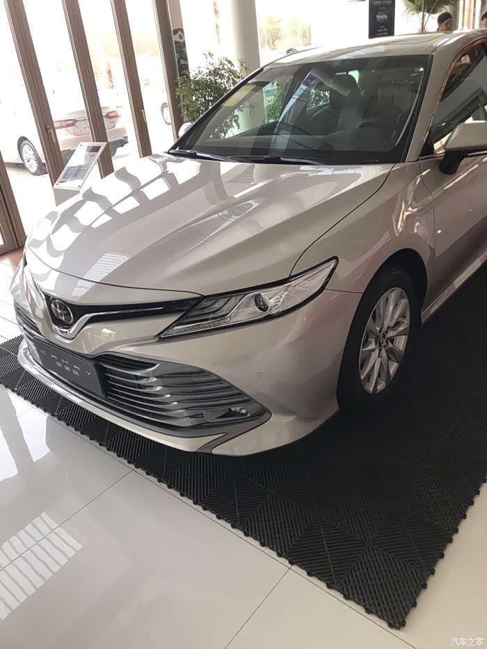 8凯的欧泊银,到底是个啥颜色?