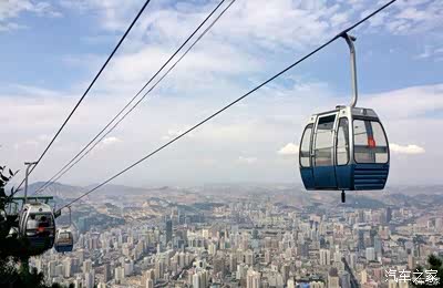 秋高气爽的季节,兰山公园登高望远