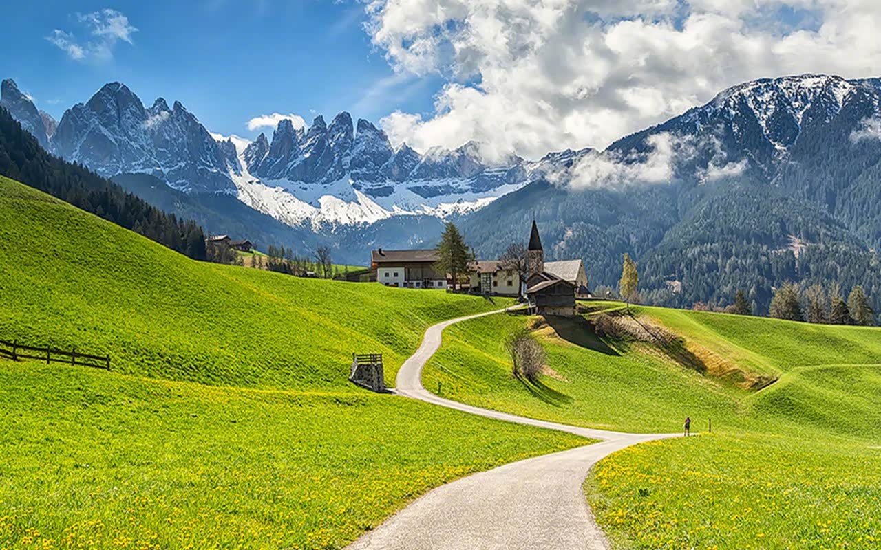 漫漫长路远 冷冷幽梦清"形容的或许就是这般景象吧.