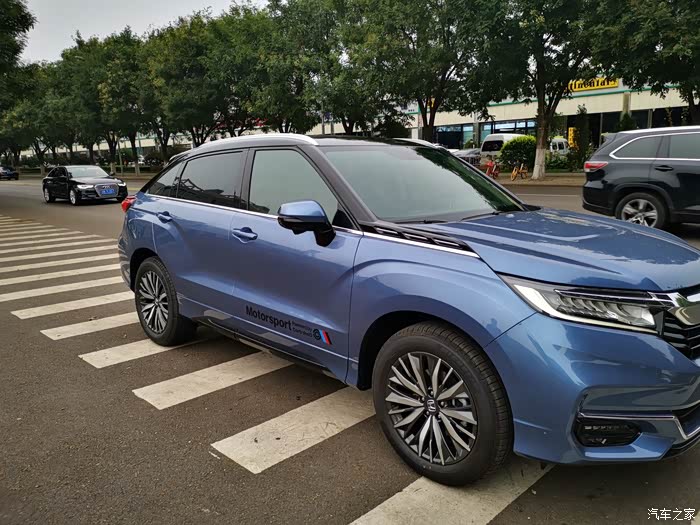 威尼斯蓝的冠道真好看