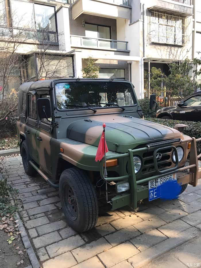 北京212 迷彩色 一体箱国四 15年上牌