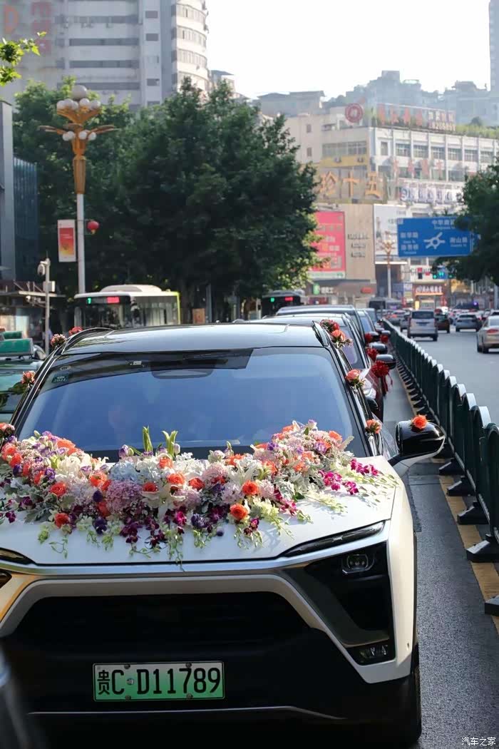 遵义蔚来车友结婚 蔚来车队接亲现场