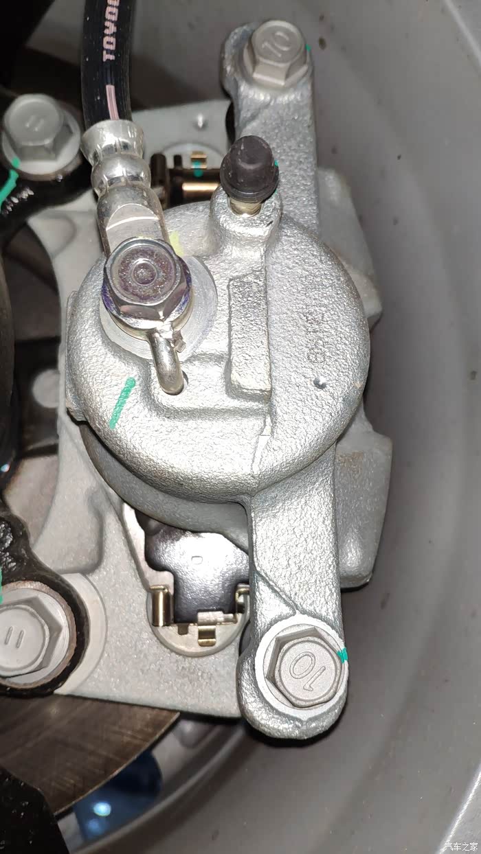 这个就是刹车分泵,车有没有刹车全靠这个