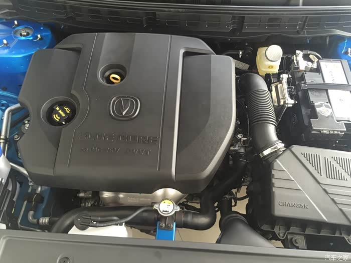 长安全新逸动dt,国产最美家族式前脸