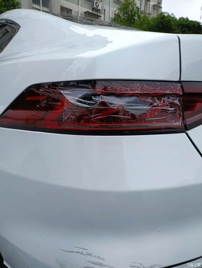 比亚迪秦plus尾灯