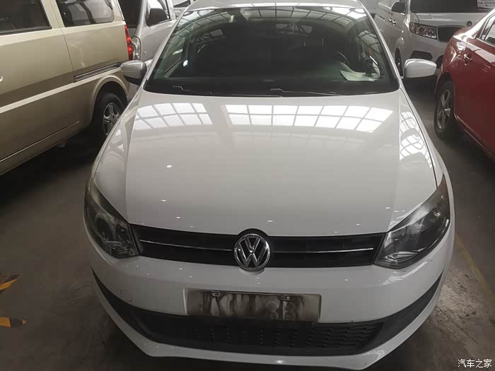 出11年大众polo7万公里手动挡精品车况