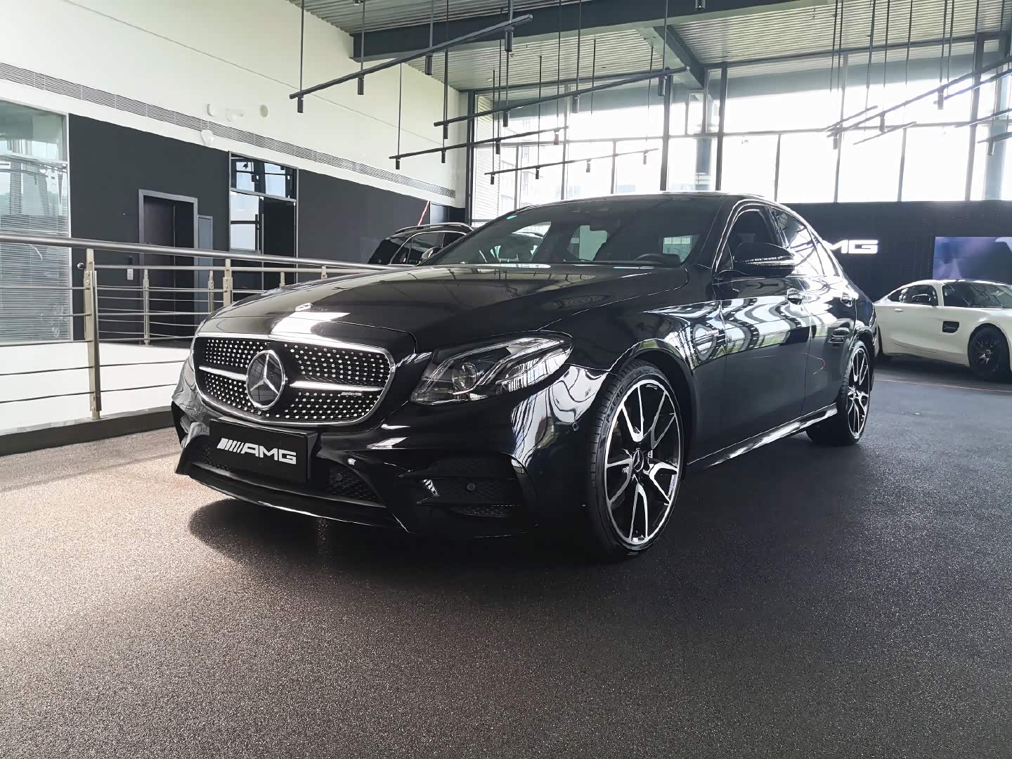 奔驰e43amg性能行政级轿车