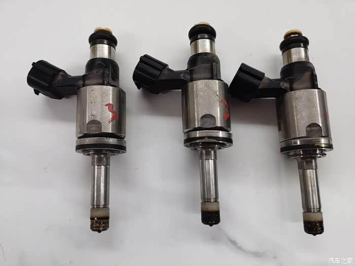 2017款汉兰达20t发动机7万公里更换高压喷油嘴