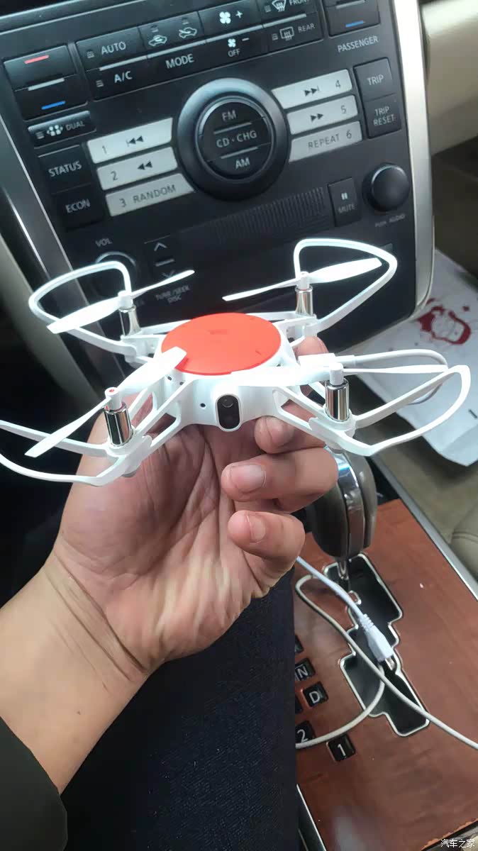 家家众测薅到手软米兔遥控小飞机评测