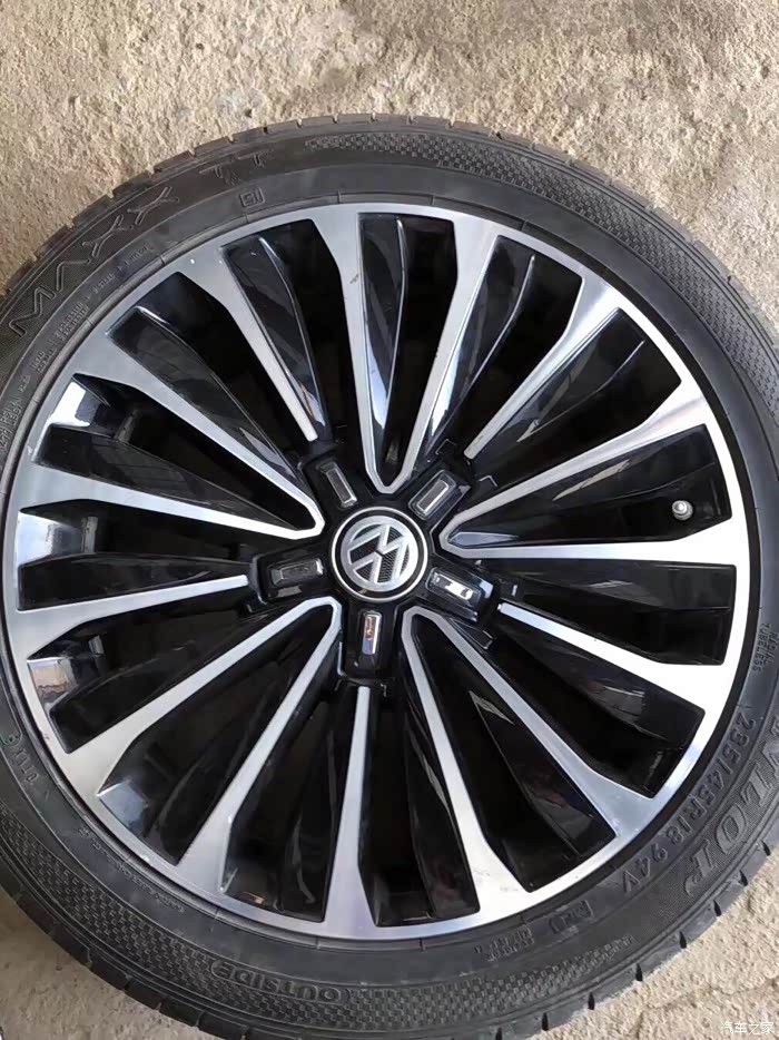 转让帕萨特18寸风火轮轮毂