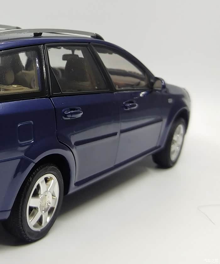 康美1/18别克凯越旅行车模型2007款