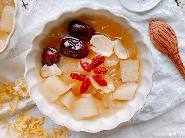 【银耳红枣百合汤的做法】