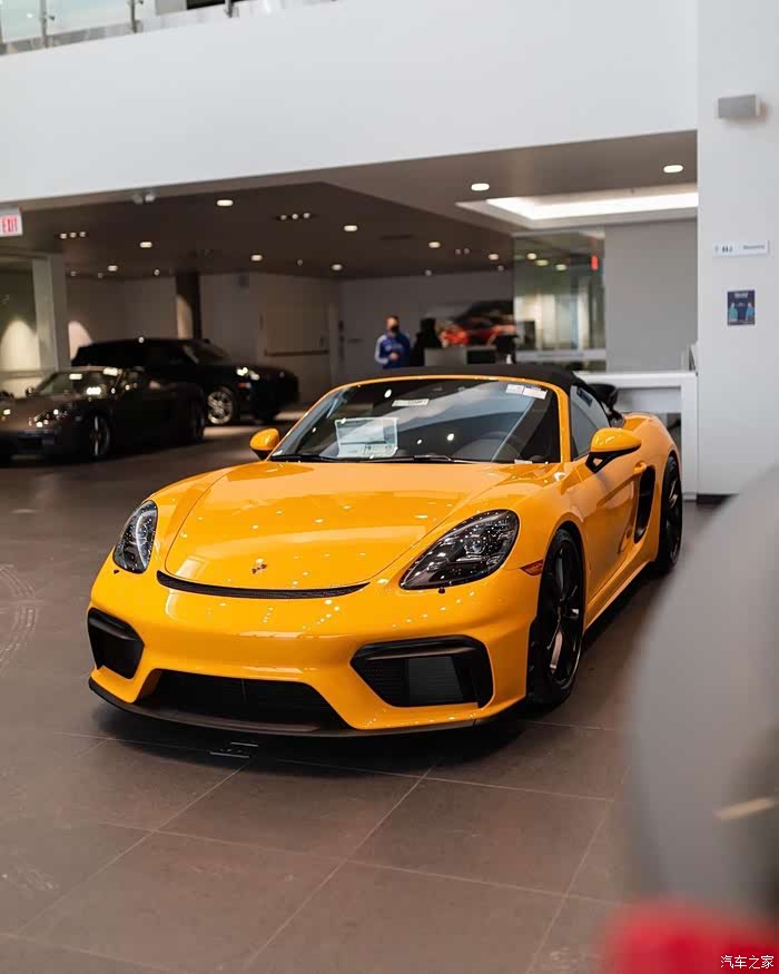 455 | 回复: 0 保时捷718论坛 黄色的保时捷,这样如此华丽的外观真是