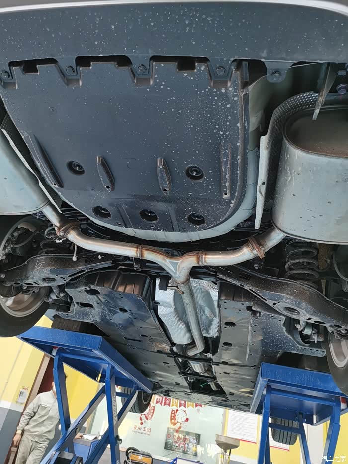 【图】凯美瑞车底排气管都是这样的吗_凯美瑞论坛_汽车之家论坛