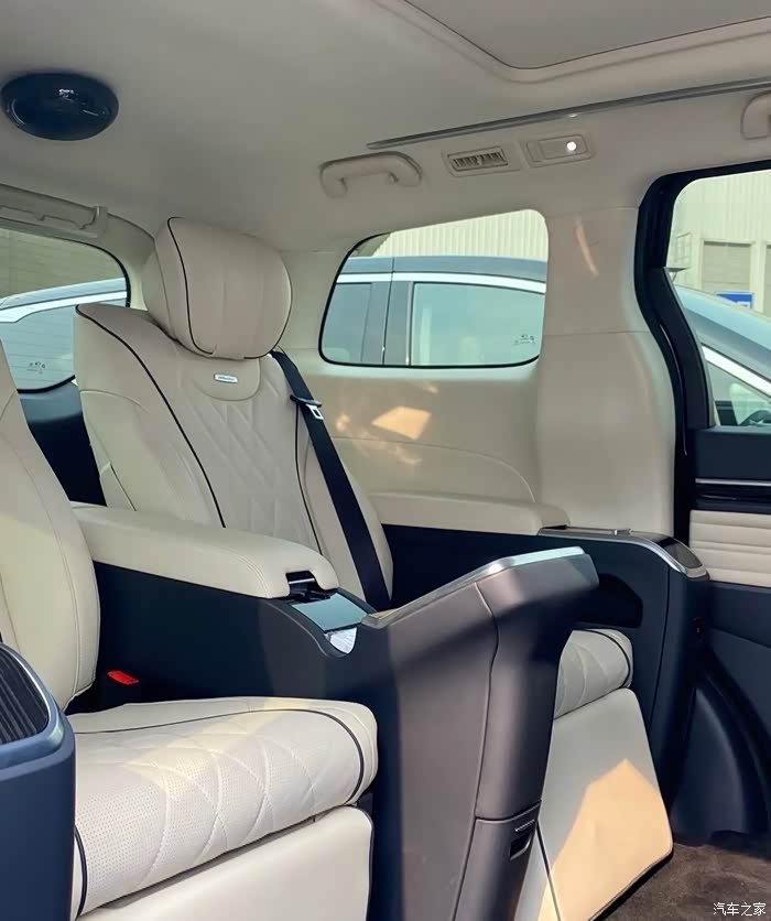 广汽传祺m8内饰