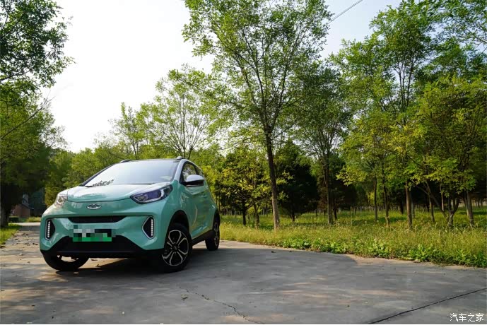 奇瑞小蚂蚁极具性价比的代步利器出行不再为距离担忧