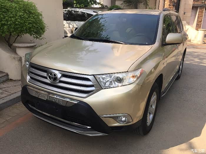 土豪金色汉兰达