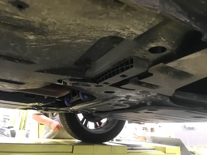 打铁还需自身硬理工机械男谈领克01底盘