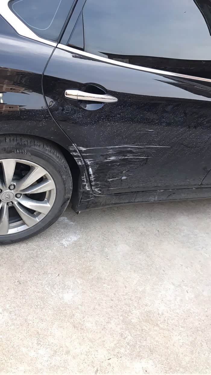 【图】右后门刮花了,有必要换门吗?_英菲尼迪q70论坛_汽车之家论坛