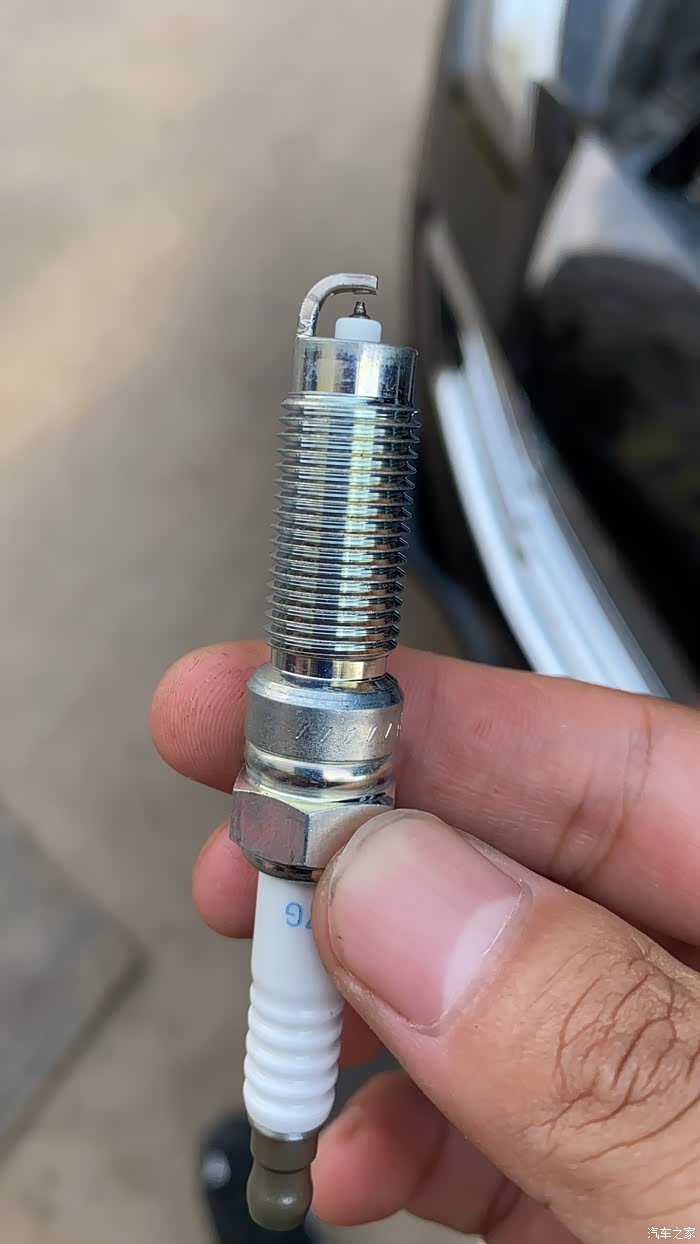 【图】蒙丢丢更换火花塞_蒙迪欧论坛_汽车之家论坛