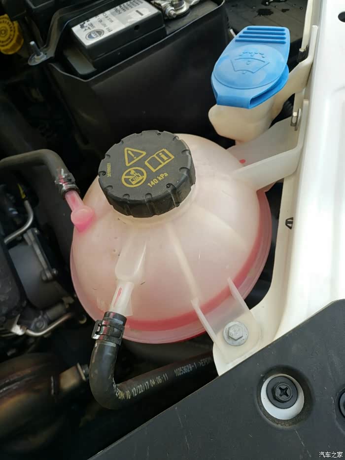 【图】防冻液都是这样吗?_荣威rx5/rx5新能源论坛_汽车之家论坛