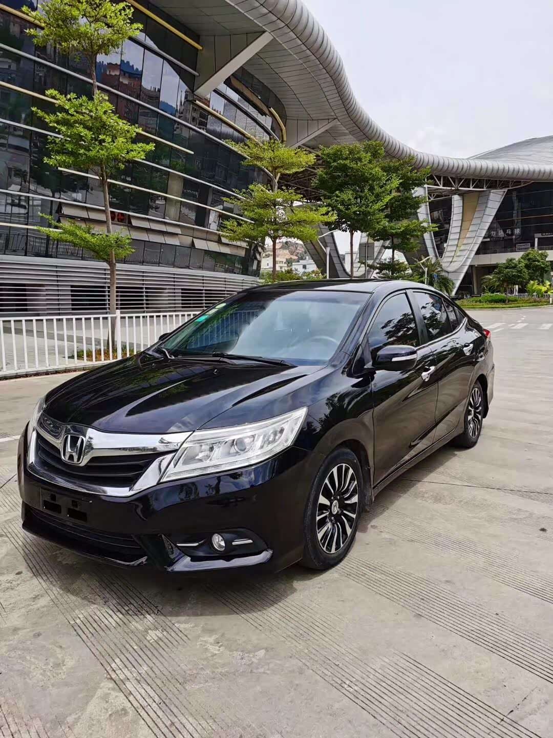 老款本田凌派,搭载的1.8自然吸气发动机,让消费者非常省心