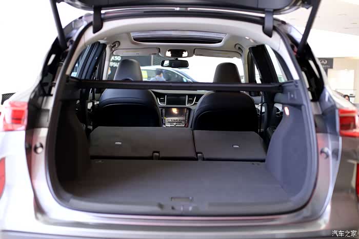 惊于颜值 敬于才华#颜值与科技之美,到店体验英菲尼迪新qx50