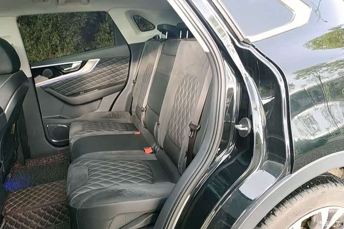 晒一晒我的大红旗hs5,开起来就是稳