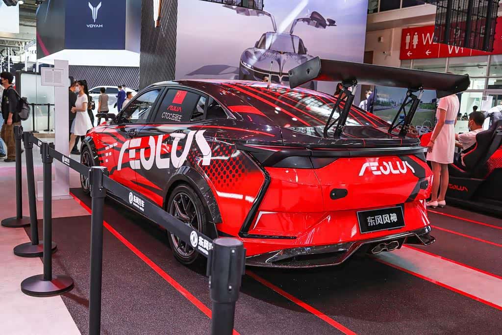 东风风神奕炫赛车版的涂装非常的漂亮