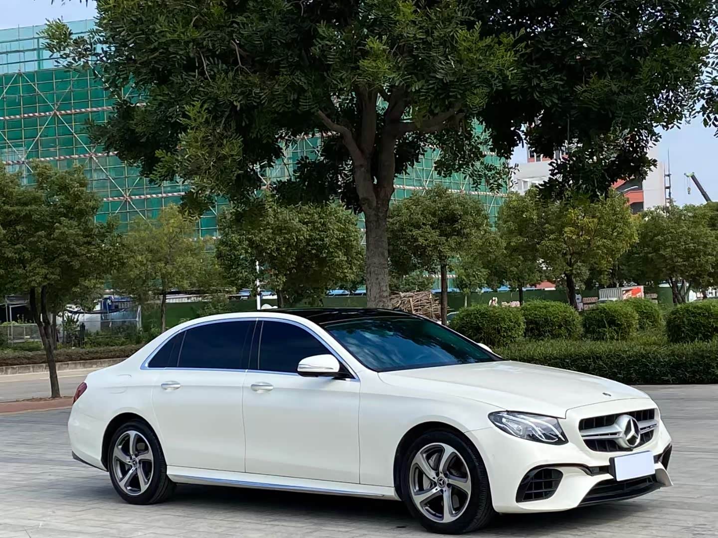 出17年10月e300豪华,刚做大保养和整备,保险到12月