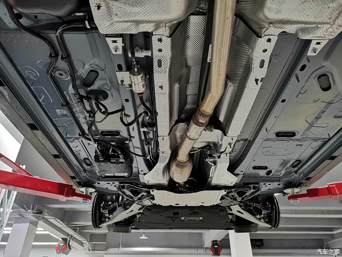 锐际st底盘装甲