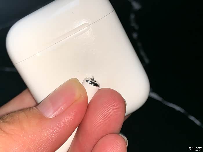 用了2个月的airpods2坏掉一只后苹果售后不作为