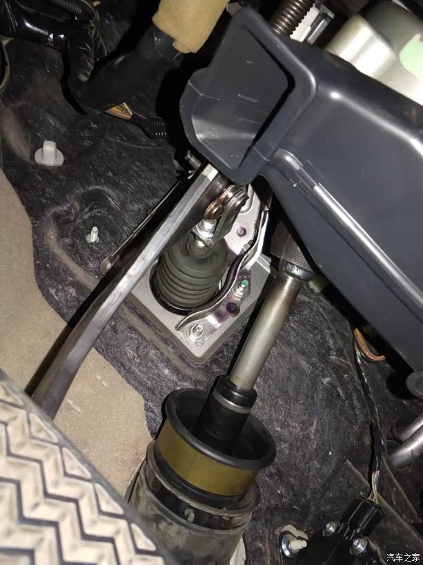 09款汉兰达2.7七座至尊版方向柱异响处理