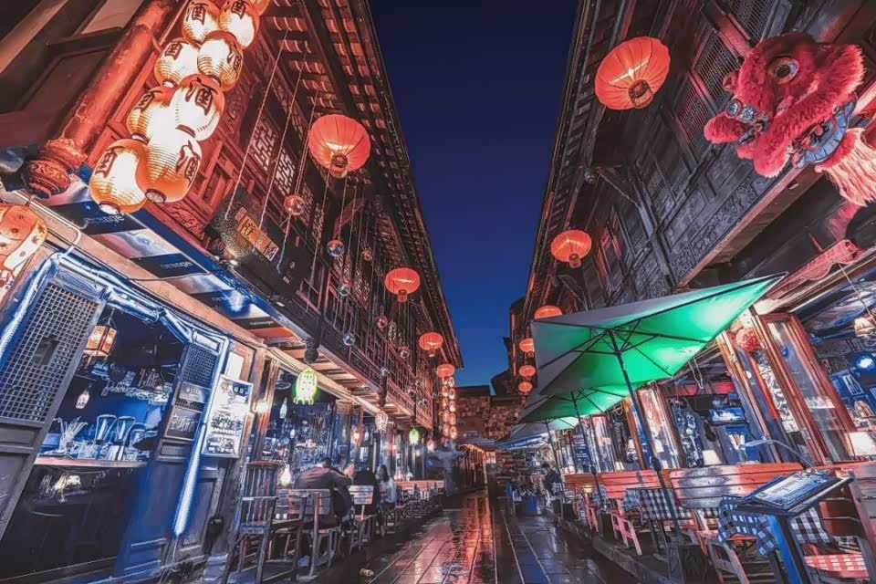 成都,一座流动著市井烟火气的城市