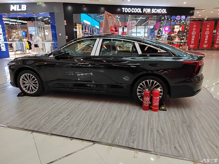 欣赏一下被我拍方了的2022款奔腾b70