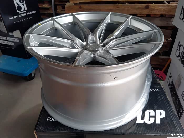 奥迪a5b8sportback改装20x11j轮毂