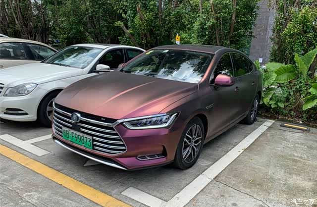 比亚迪秦pro改色案例分享做街上最靓的仔