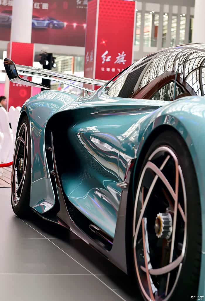 性能与颜值的完美化身红旗s9